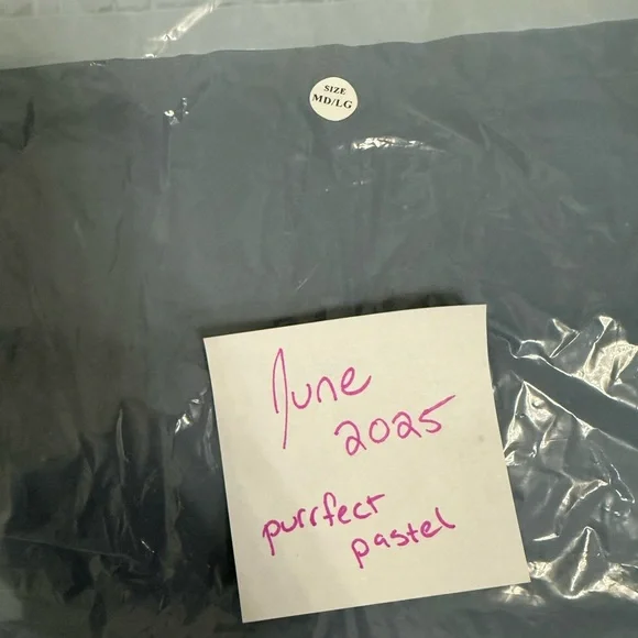 Taylor Swift Midnights Cardigan M/L New in bag authentic official navy stars - Picture 3 of 7